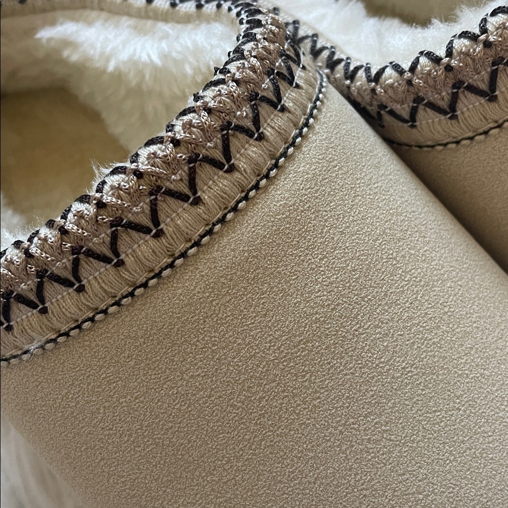 Faux Suede Patchwork Plush Winter Clog - Picture 10 of 12